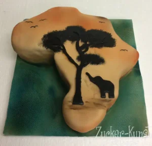 Afrika Torte: Motivtorte in Kontinent-Form mit Elefant.