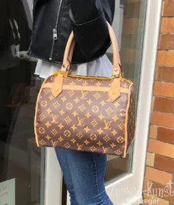 Dreidimensionale Torte in Form einer Louis Vuitton Tasche.