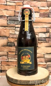 Ausgefallene Geburtstagstorte für Männer: Torte in Form einer Bierflasche zum 60.