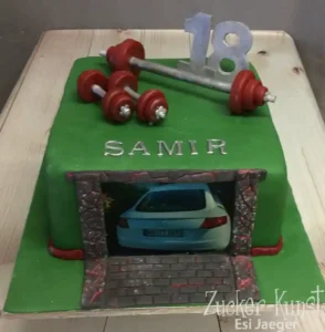 Geburtstagstorte Teenager: Auto- und Hantel-Thema in Garage und Fitness-Design zum 18.