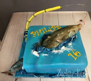 Geburtstagstorte Teenager: Themen-Torte mit 3D Fisch, Angelrute und Wassereffekten zum 16.